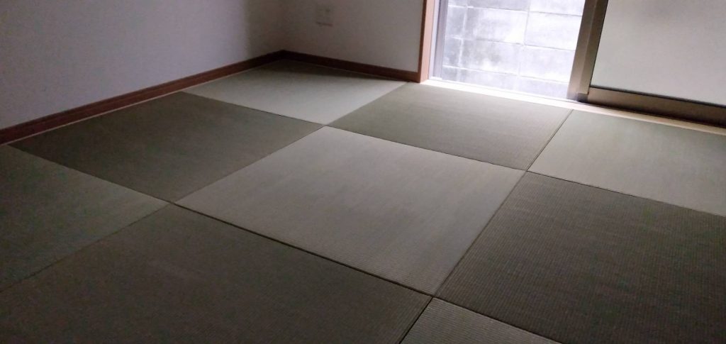 尼崎市のお客様に縁なし畳の新調を納品しました。