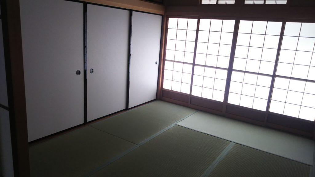 20210528 丹波市の古民家の畳と襖と障子と網戸の納品をさせていただきました。