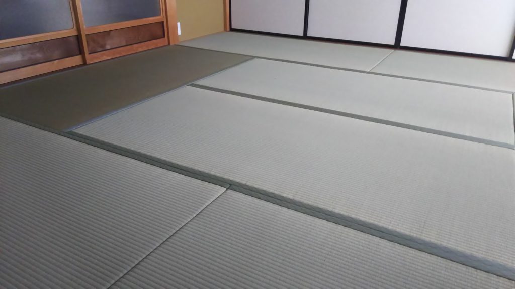 20210528 丹波市の古民家の畳と襖と障子と網戸の納品をさせていただきました。