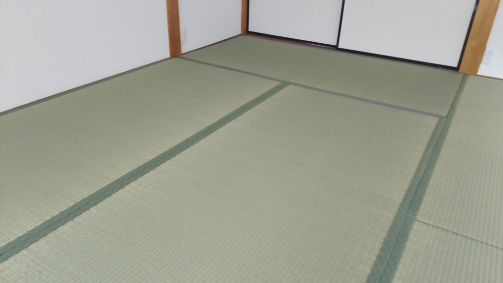 20210528 丹波市の古民家の畳と襖と障子と網戸の納品をさせていただきました。
